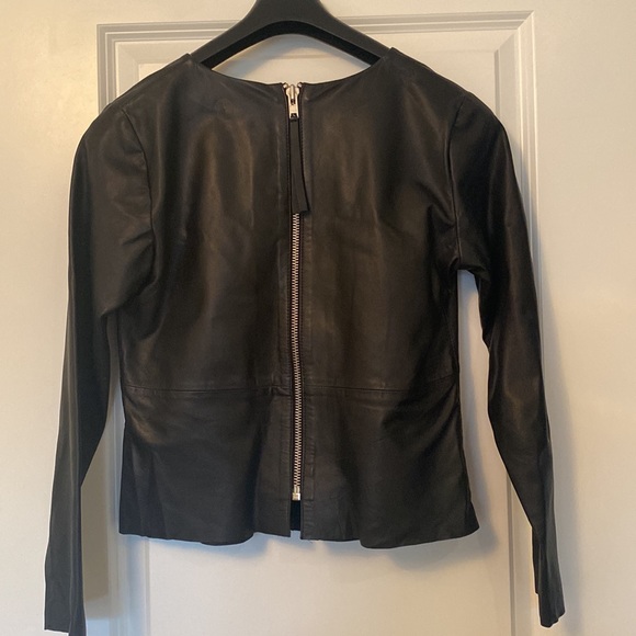 Black leather top - Picture 2 of 3